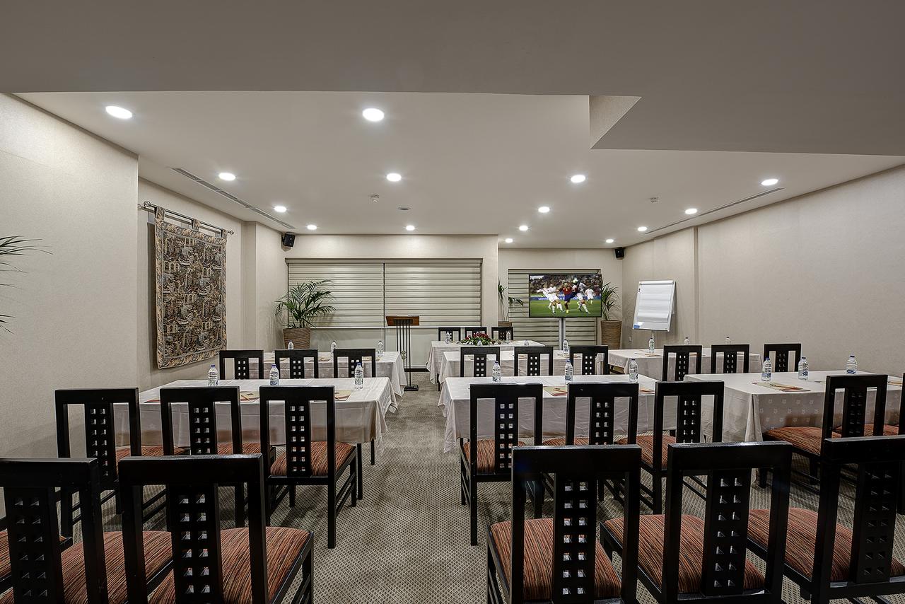 Grandeur Hotel