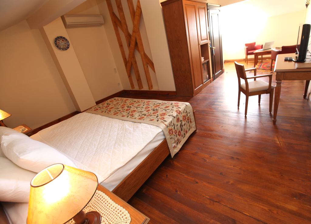 Lalinn Hotel