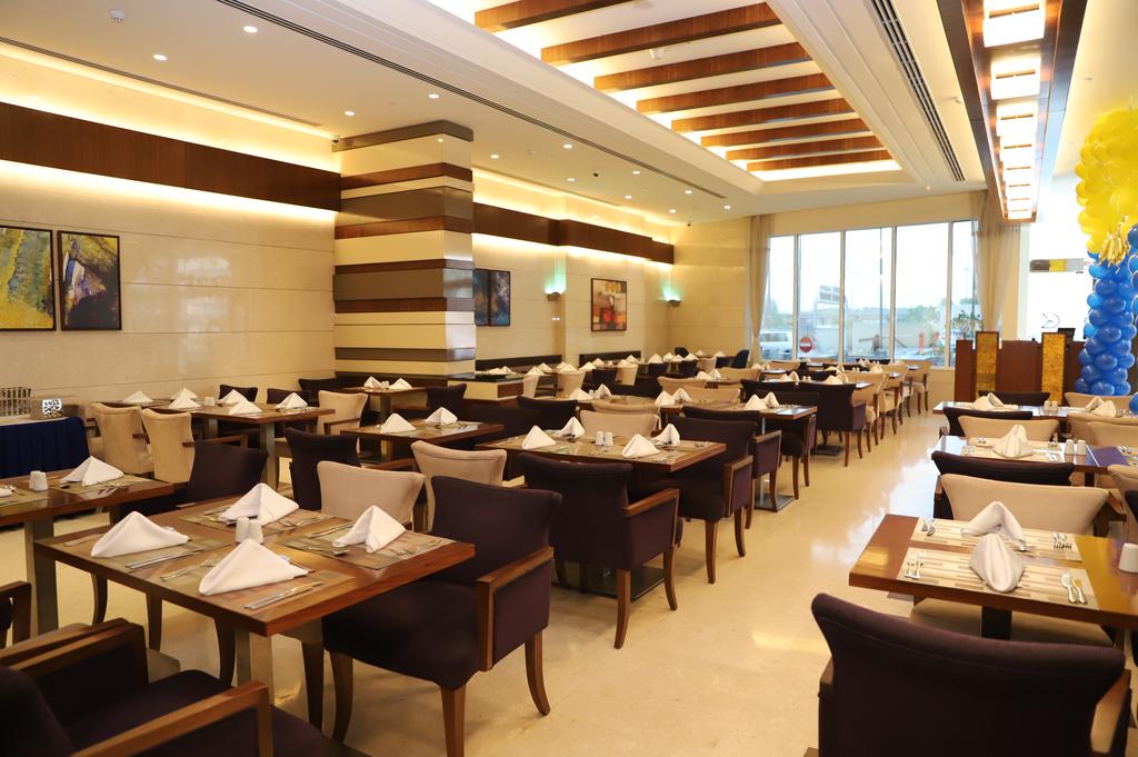 Golden Tulip Suites Dubai