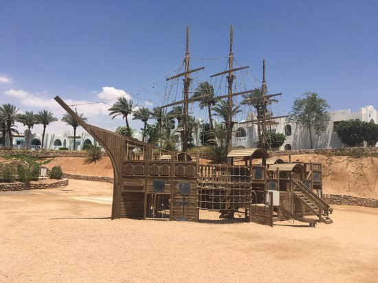 Domina Oasis Hotel & Resort