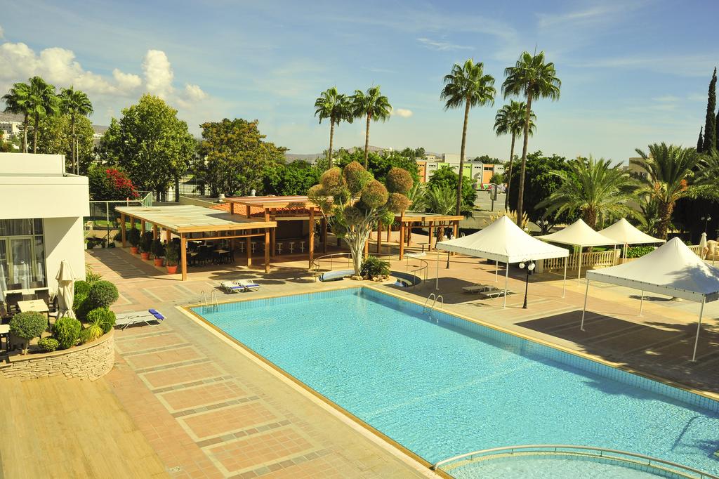 Ajax Hotel