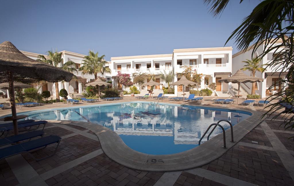 Club Reef Hotel