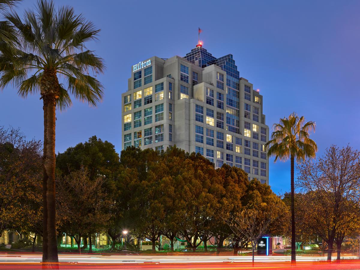 Hilton Los Angeles North/Glendale & Executive Meeting Center