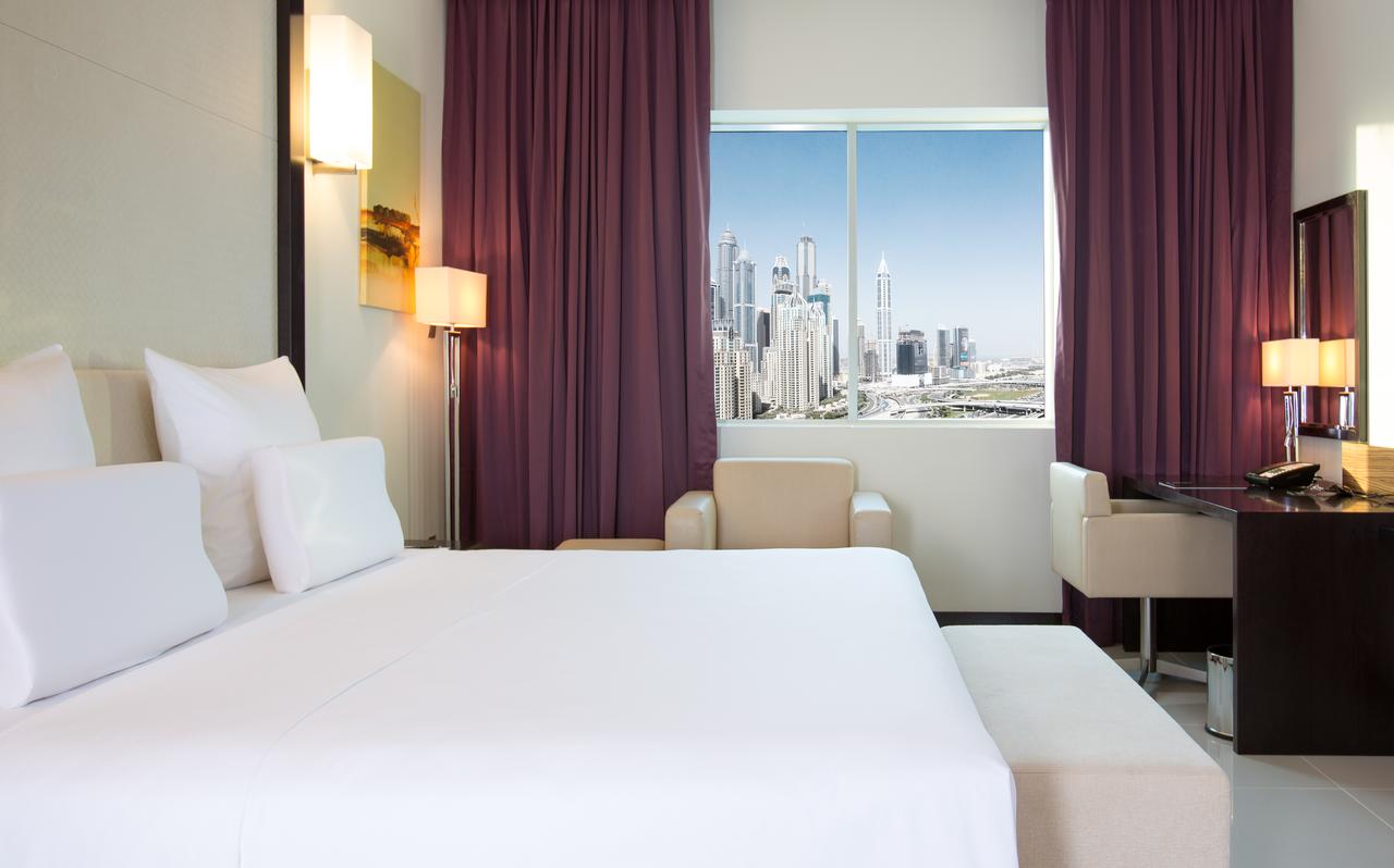 Pullman Jumeirah Lakes Towers Hotel & Residence