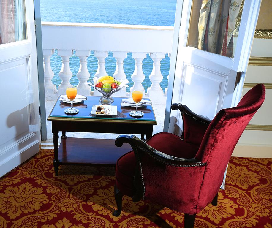 Paradise Inn Windsor Palace Hotel