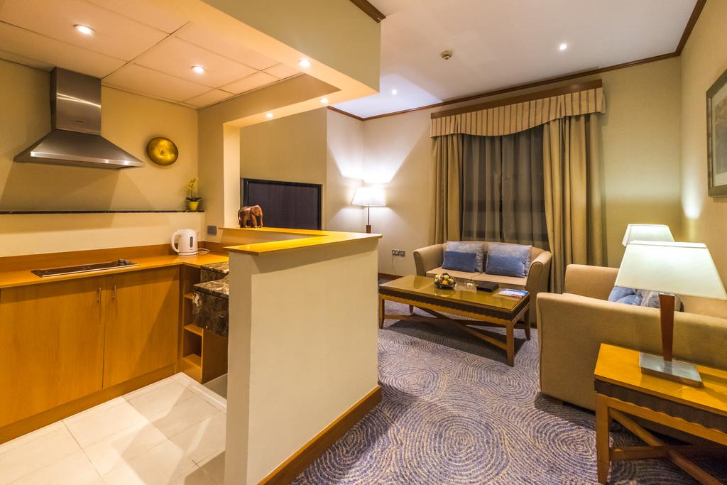 Golden Tulip Al Barsha Hotel