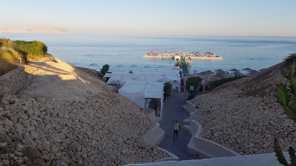 Domina Oasis Hotel & Resort