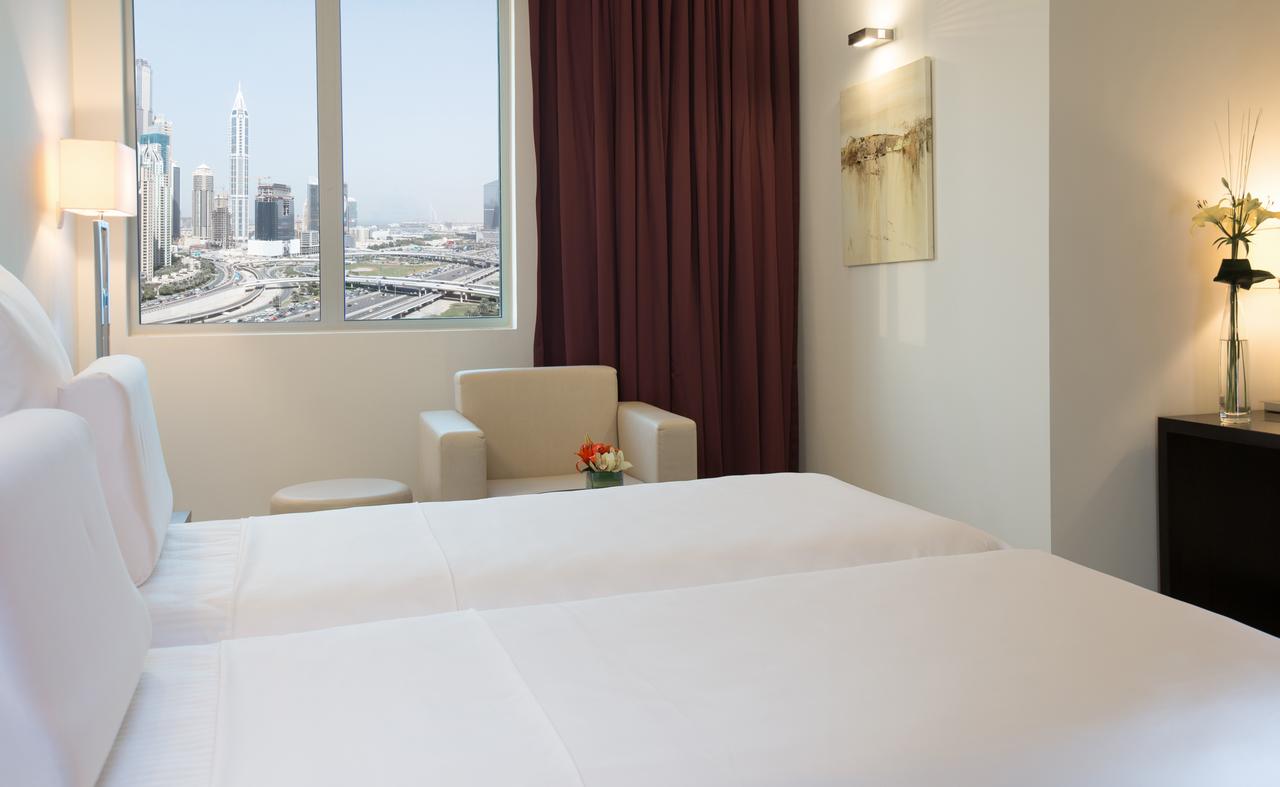 Pullman Jumeirah Lakes Towers Hotel & Residence