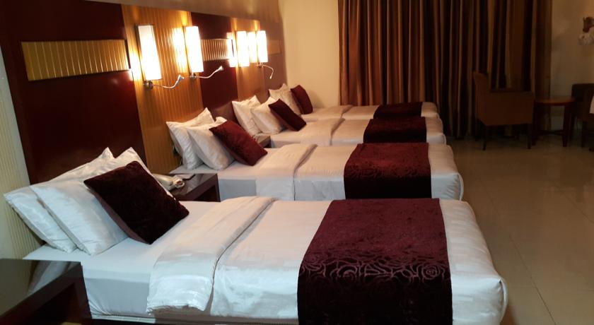 OYO 130 Phoenix Hotel