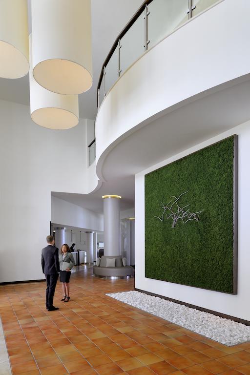 Courtyard Dubai, Green Community