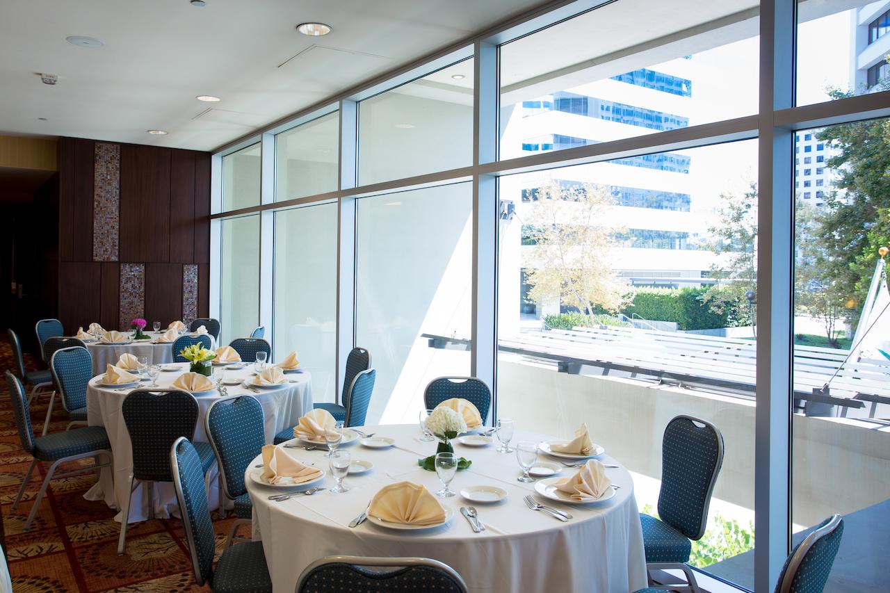 Embassy Suites by Hilton Los Angeles Glendale