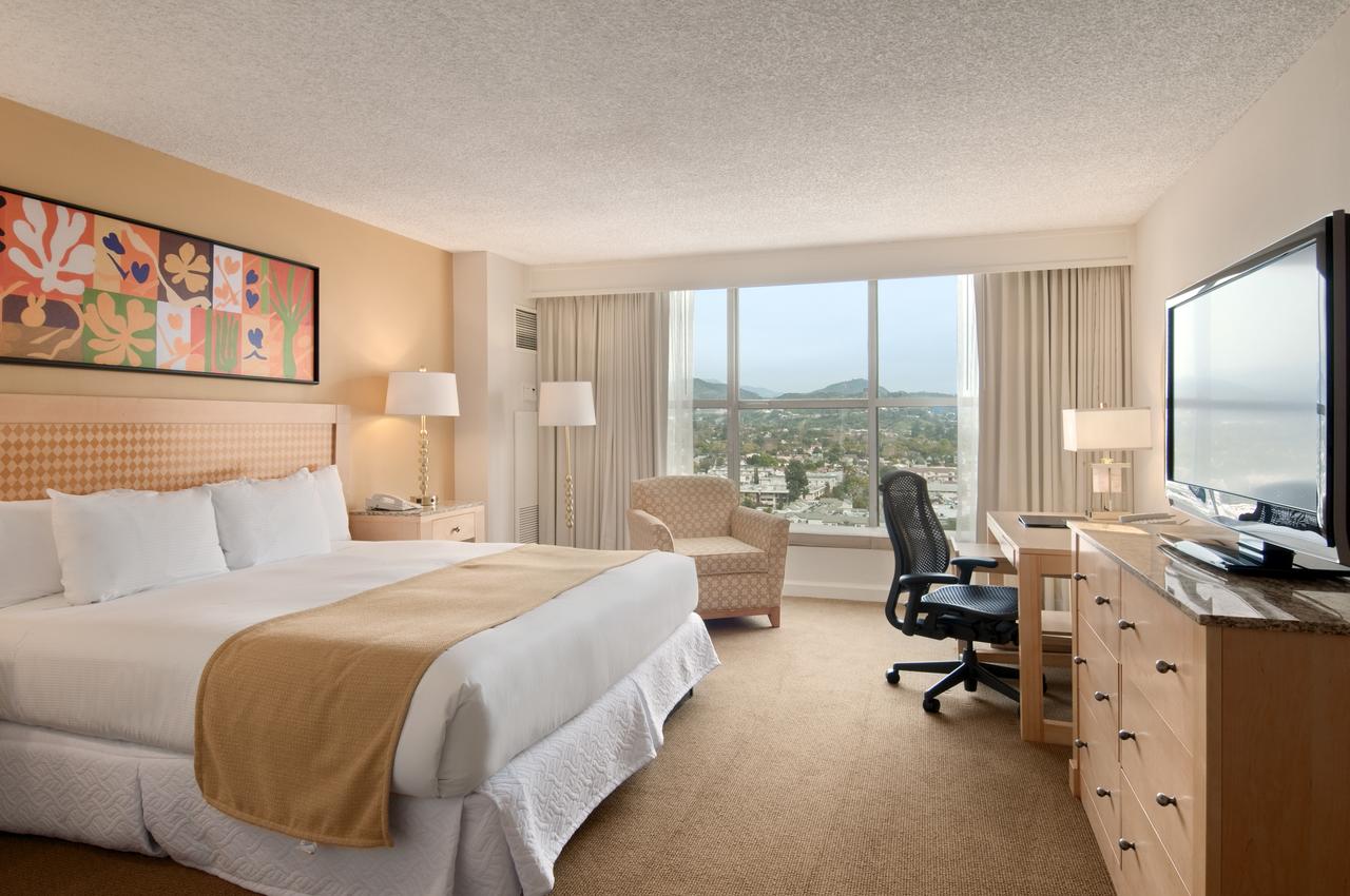 Hilton Los Angeles North/Glendale & Executive Meeting Center