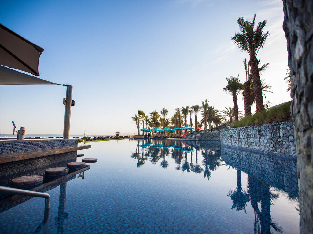 JA Palm Tree Court