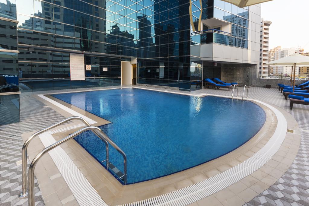 Golden Tulip Suites Dubai