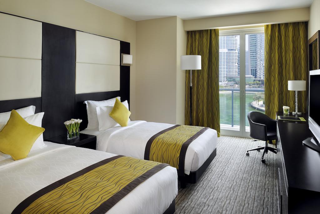 Mövenpick Hotel Jumeirah Lakes Towers