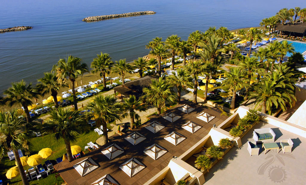 Palm Beach Hotel & Bungalows