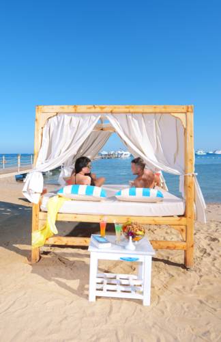 Albatros White Beach (Families and Couples Only)