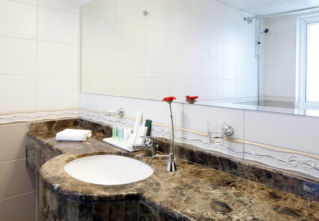 Avari Al Barsha Apartment Hotel