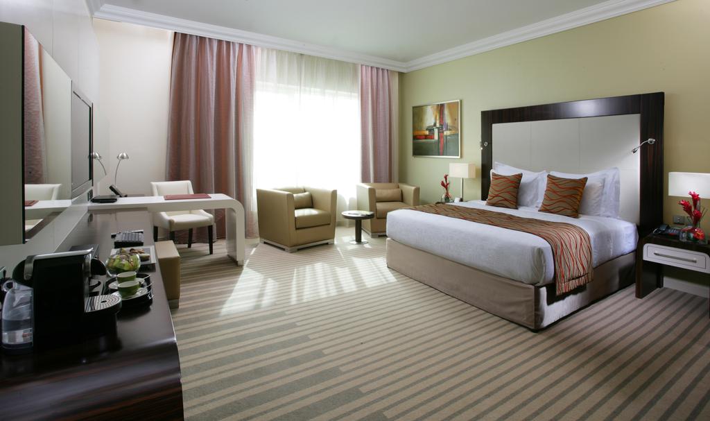 Auris Plaza Hotel