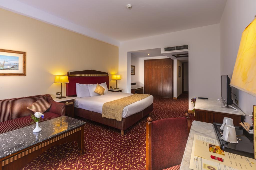 Golden Tulip Flamenco