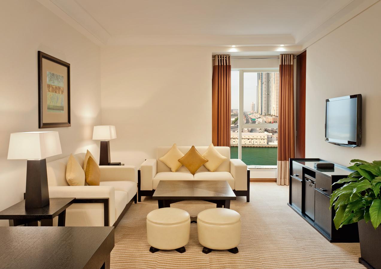 Grosvenor House Hotel and Apartments