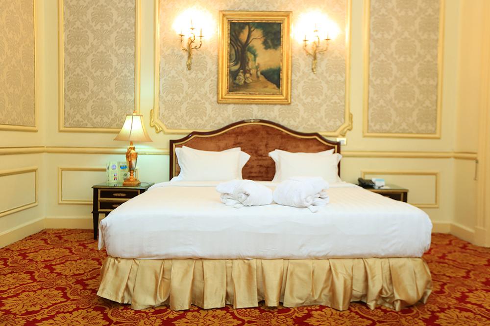 Paradise Inn Windsor Palace Hotel