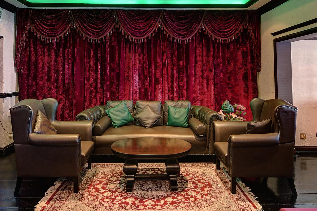 Ascot Hotel