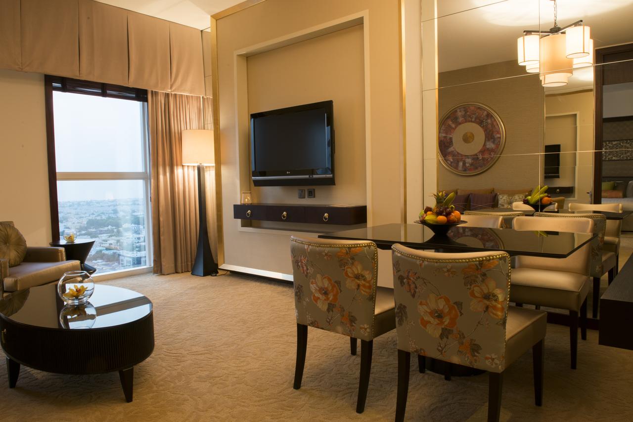 Dusit Thani Hotel