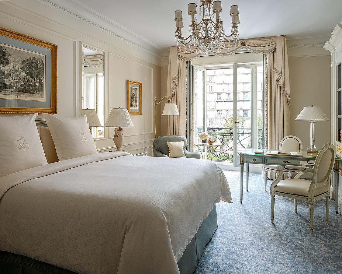 Four Seasons Hotel George V, Paris