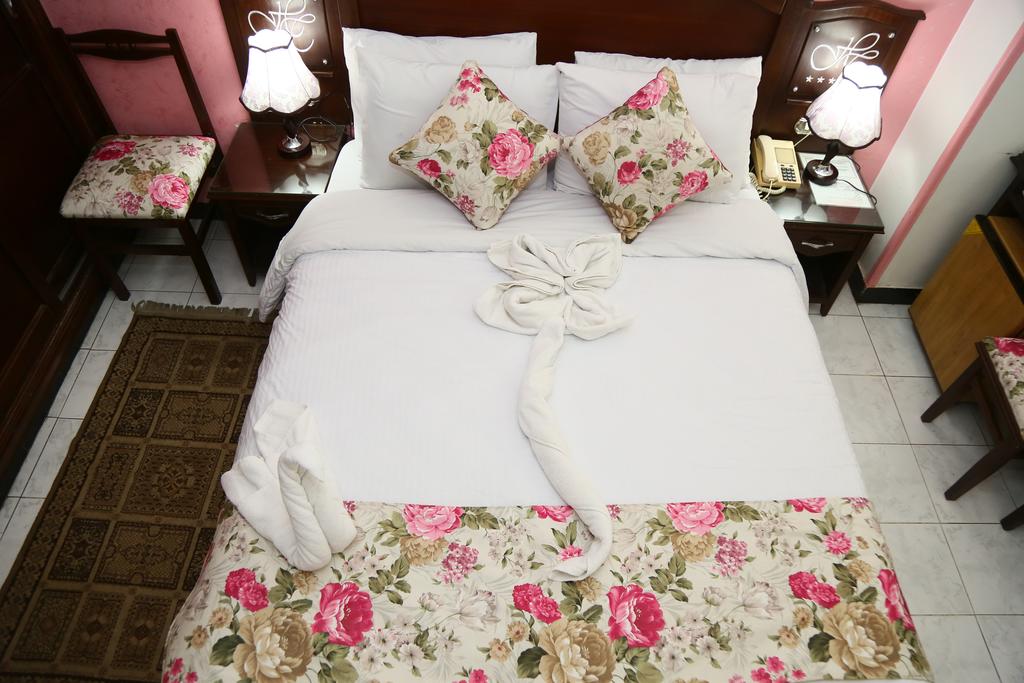 Happy City hotel