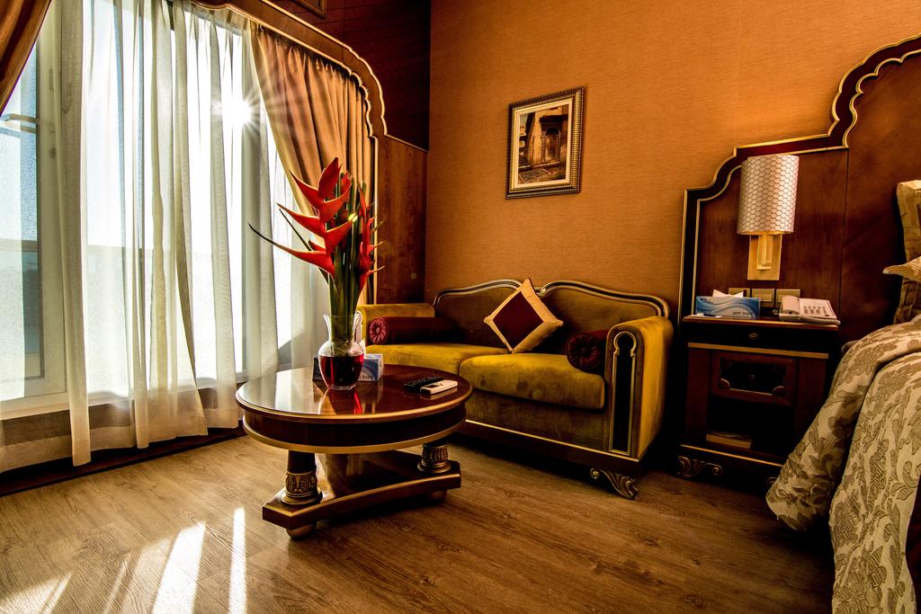 Riviera Hotel