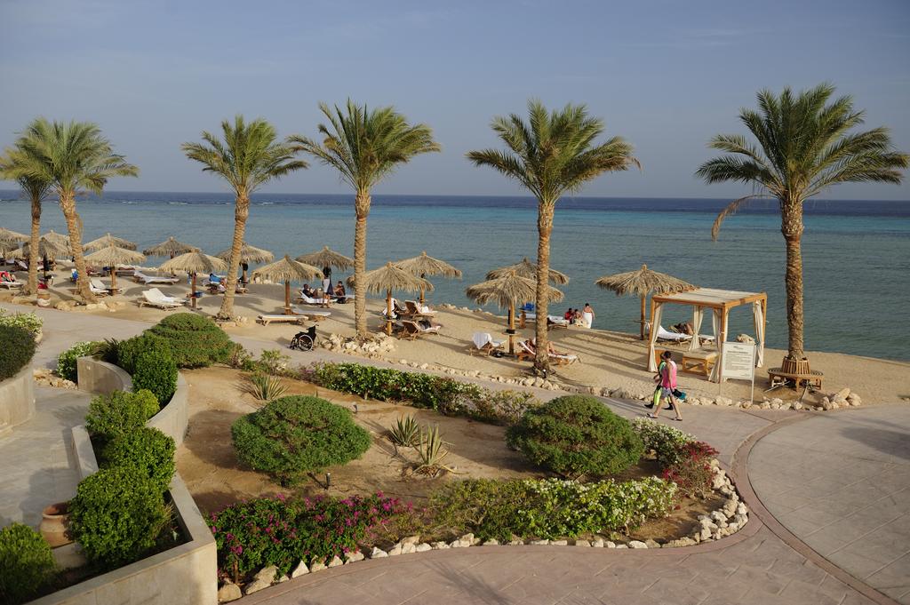 The Breakers Diving & Surfing Lodge