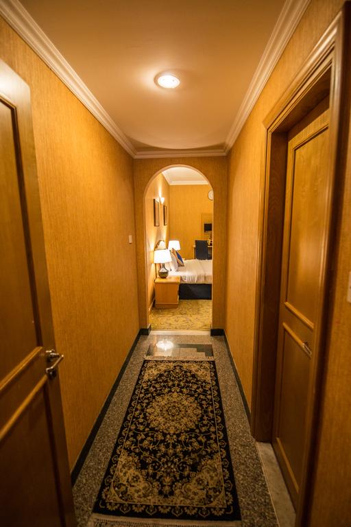 London Creek Hotel Apartments
