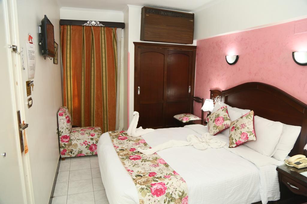 Happy City hotel