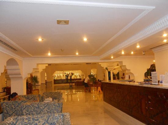 Domina Oasis Hotel & Resort