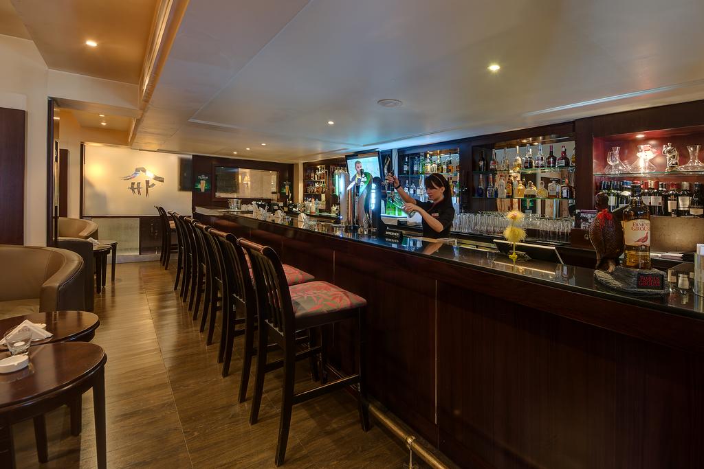 Ascot Hotel