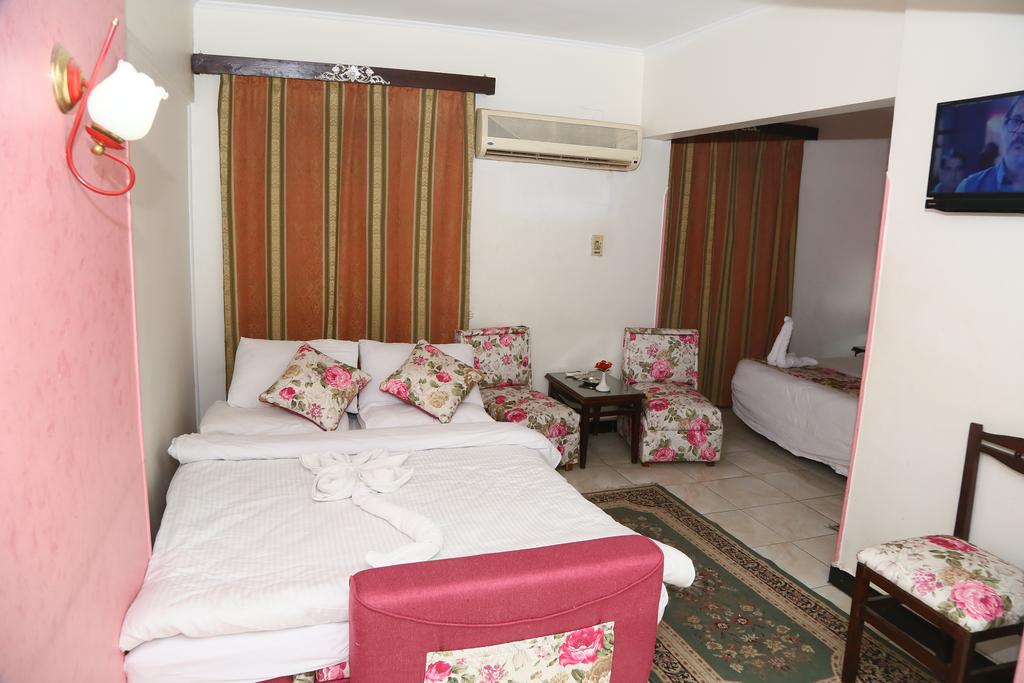 Happy City hotel