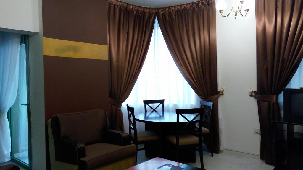 Royal Crown Suites