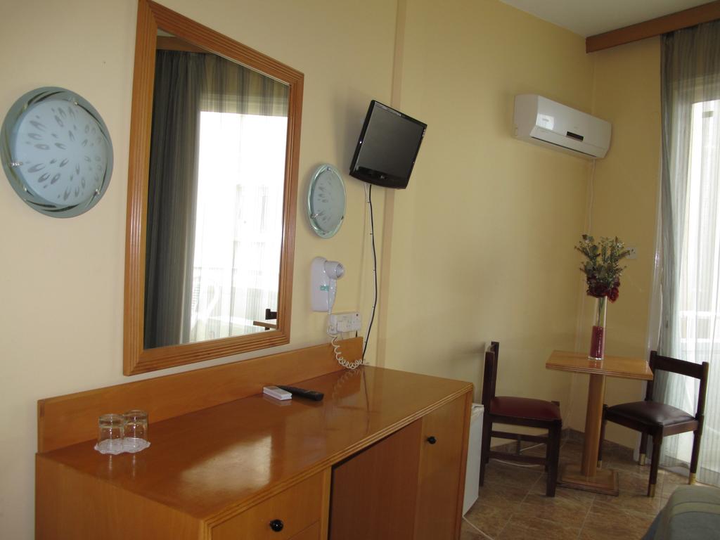 Flamingo Beach Hotel
