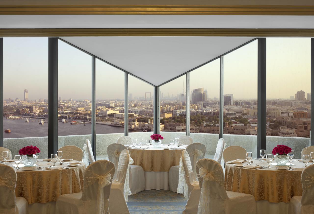 Radisson Blu Hotel, Dubai Deira Creek