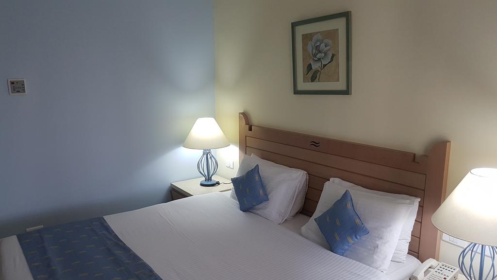 Royal Lagoons Aqua Park Resort - Families and Couples Only