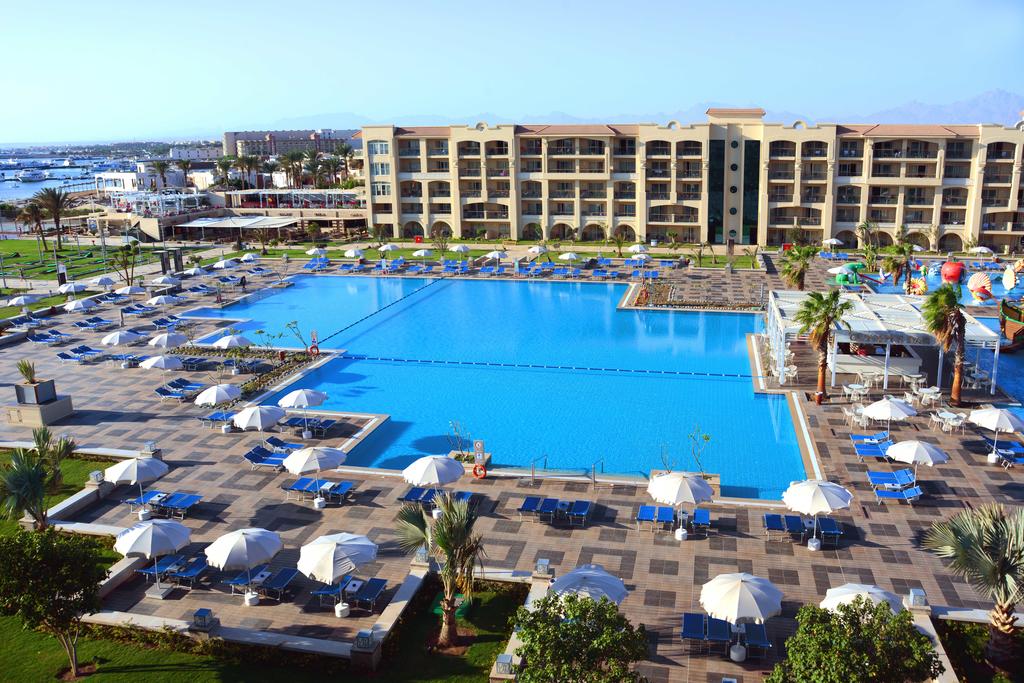 Albatros White Beach (Families and Couples Only)