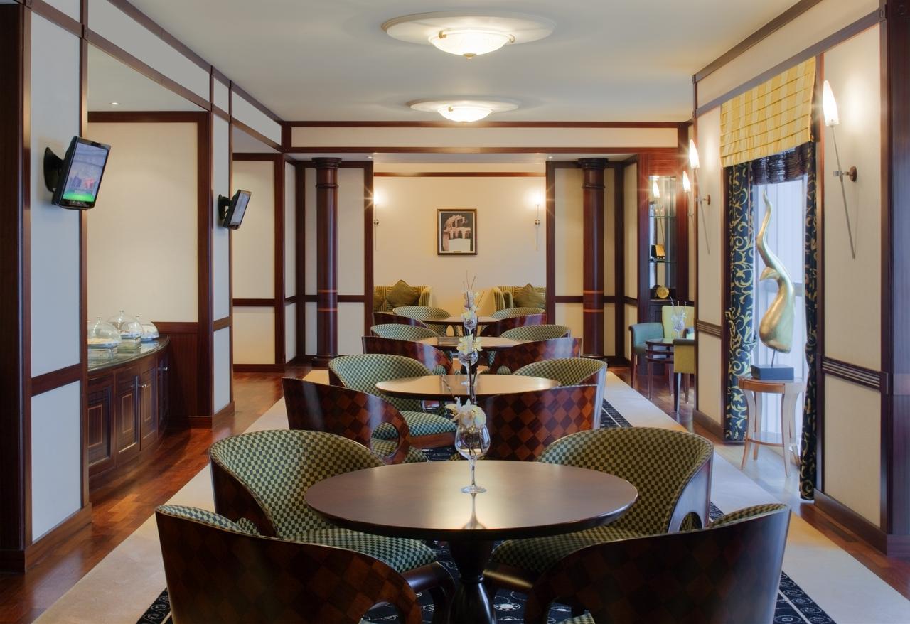 Dusit Thani Hotel