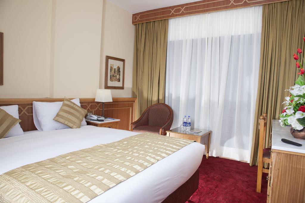 Golden Tulip Flamenco