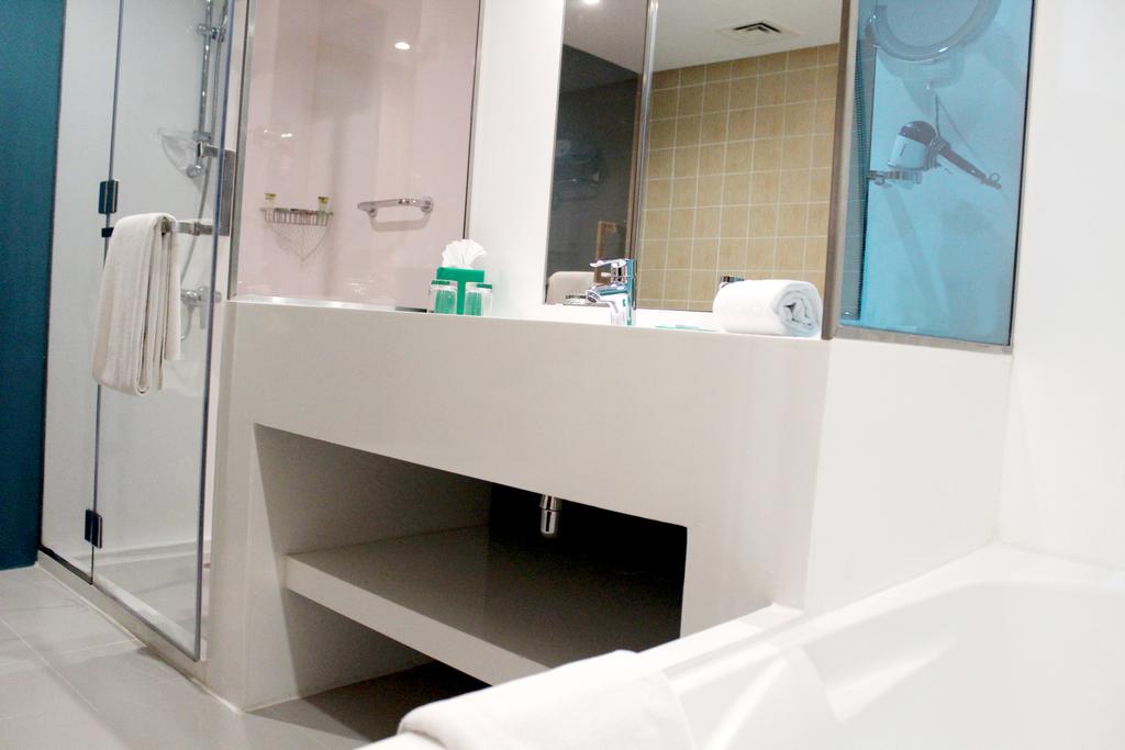 Ramada Hotel and Suites by Wyndham Dubai JBR