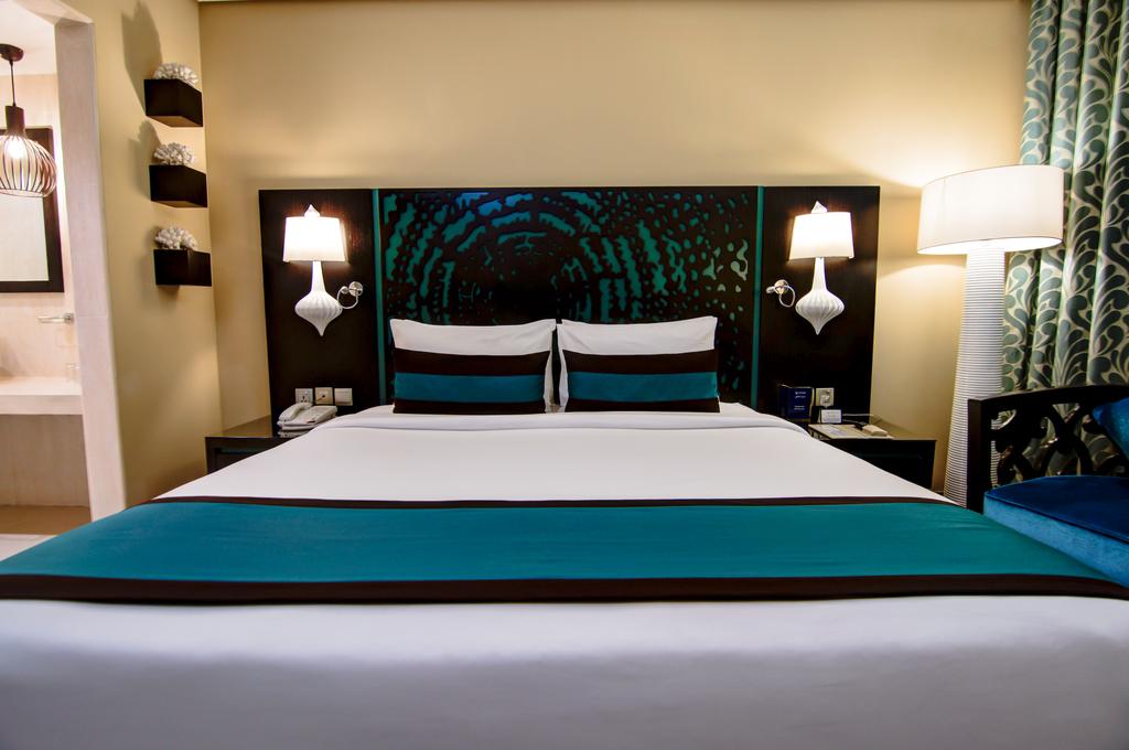 Signature Hotel