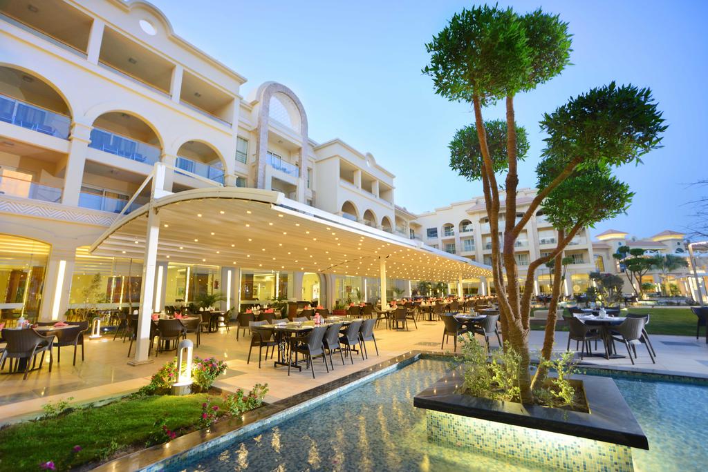 Albatros White Beach (Families and Couples Only)
