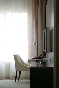 Auris Plaza Hotel