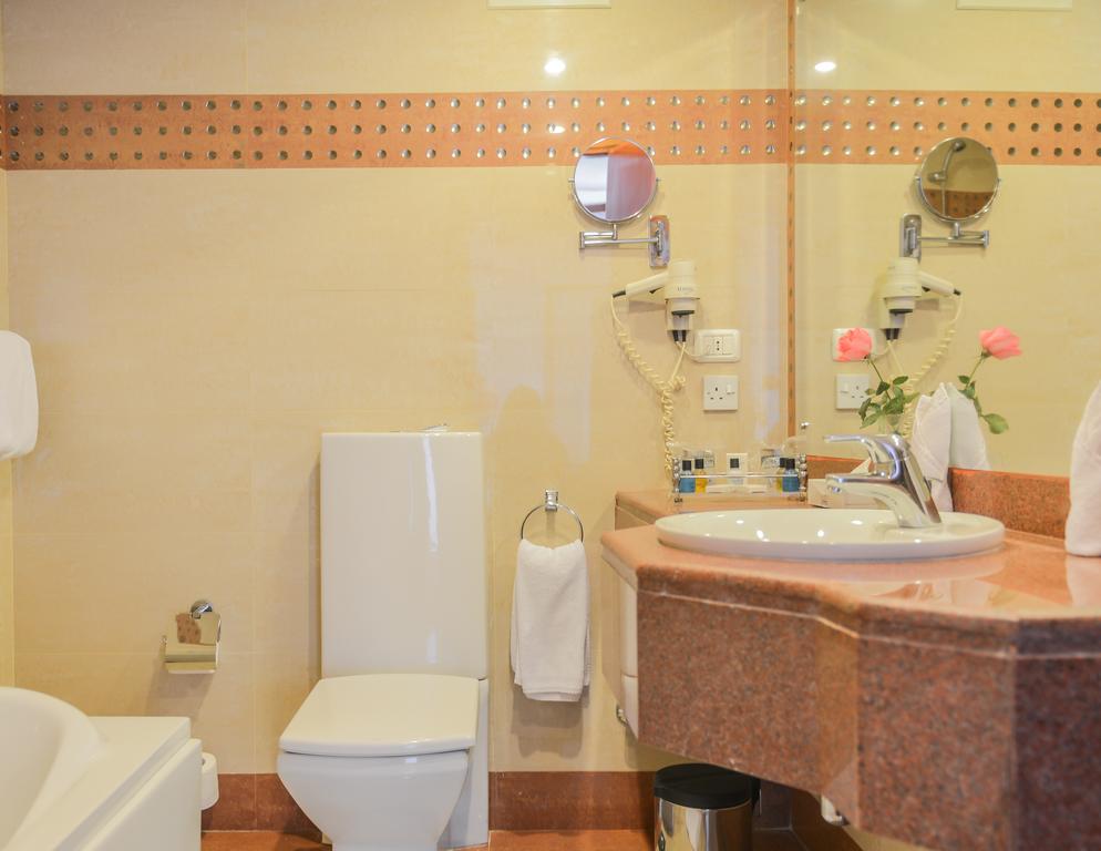 Golden Tulip Flamenco