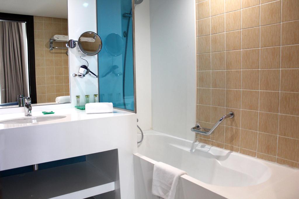 Ramada Hotel and Suites by Wyndham Dubai JBR